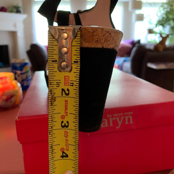 Taryn wedge heel - size 8 in black 🐼 - Picture 5 of 5